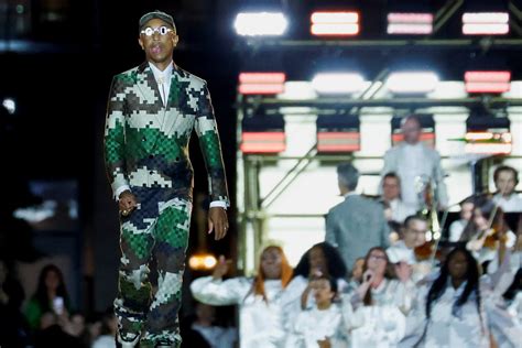 pharrell williams louis vuitton collaboration 2004|pharrell williams black suit.